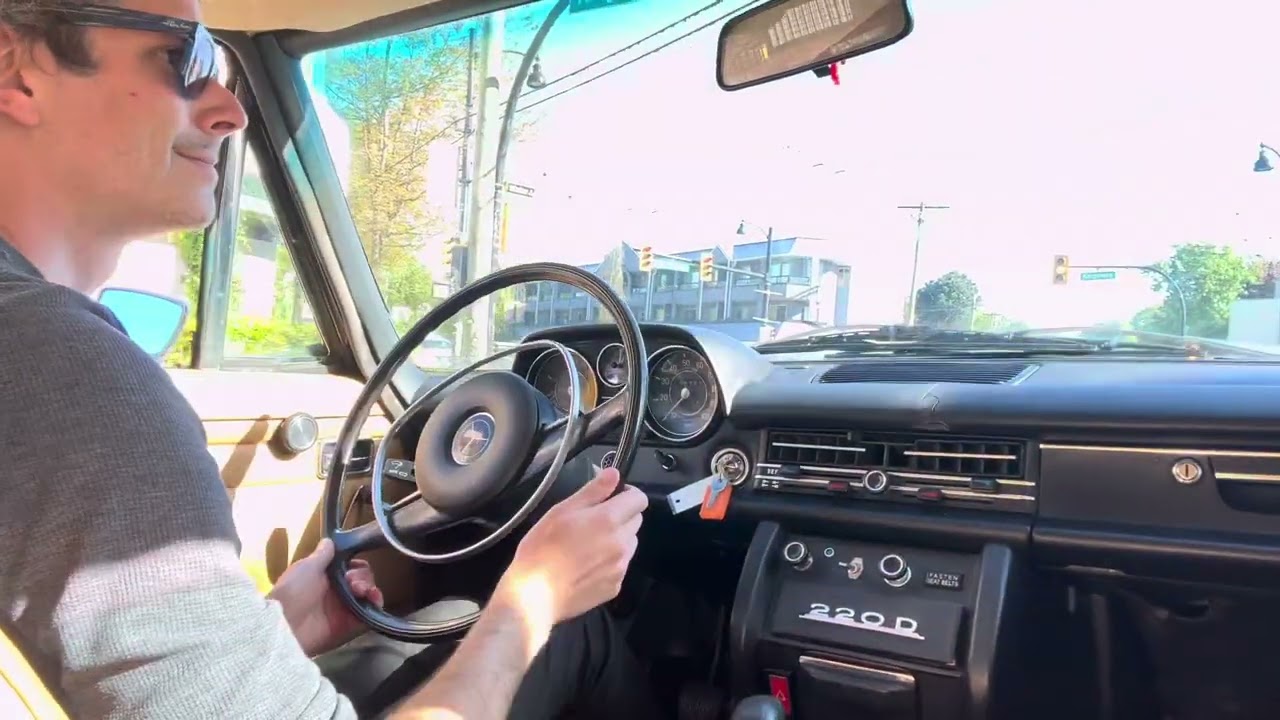 1972 Mercedes 220D Diesel - driving video