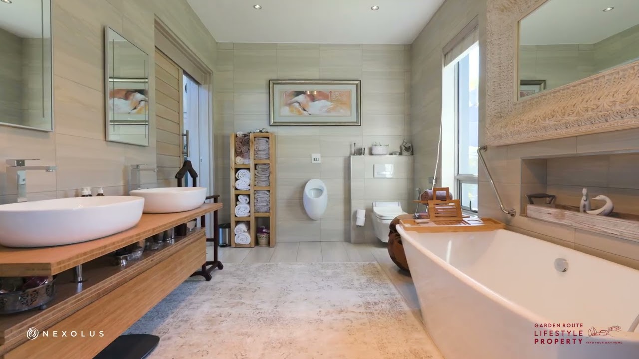 A Masterpiece With Panoramic Ocean Views in Wilderness Heights