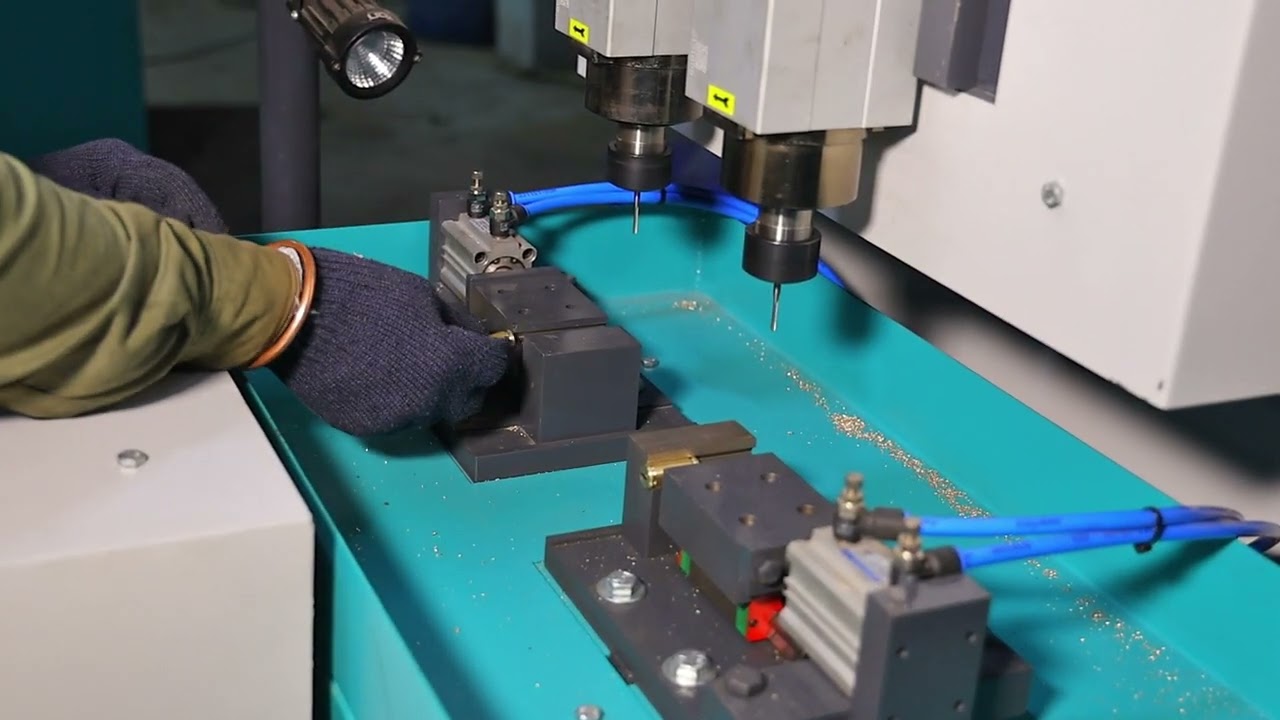BEARER HOLE MACHINE .