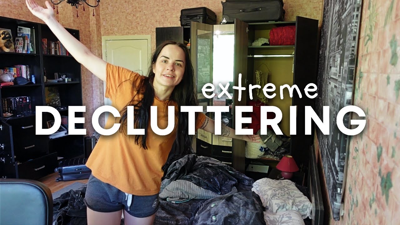 Extreme decluttering my old room ft. things I don't buy today as a minimalist