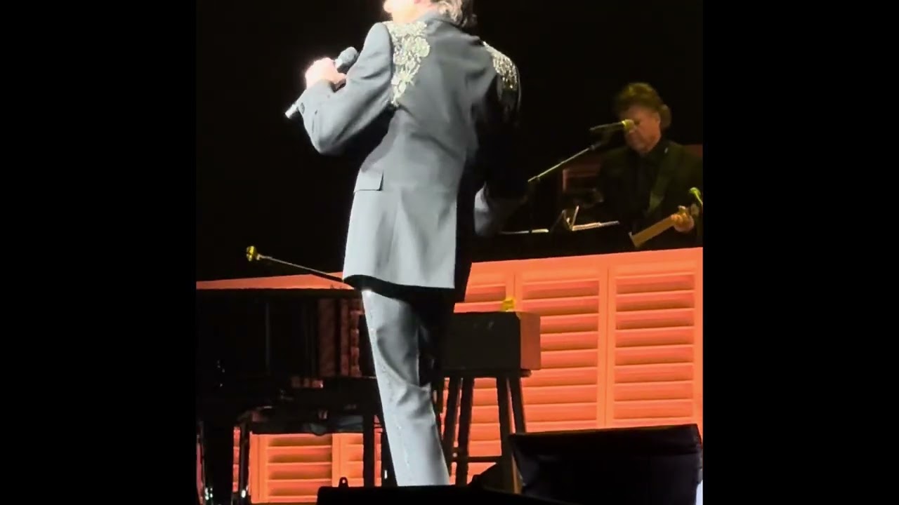 Barry Manilow live from Radio City Music Hall in NYC April 9, 2025