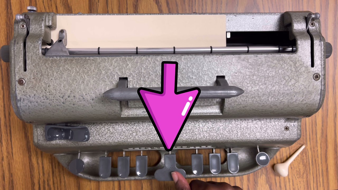 Aprender a escribir en Braille con la máquina de escribir Perkins Brailler