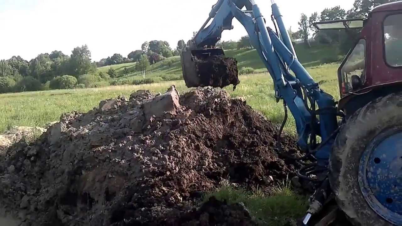 Dīka rakšana ar JUMZ.