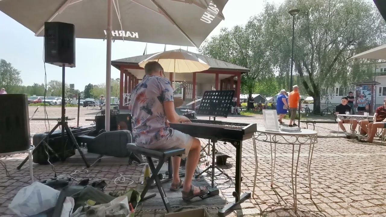 Body and Soul – Live Jazz Piano Trio (Outro: “Pieni sydän”)