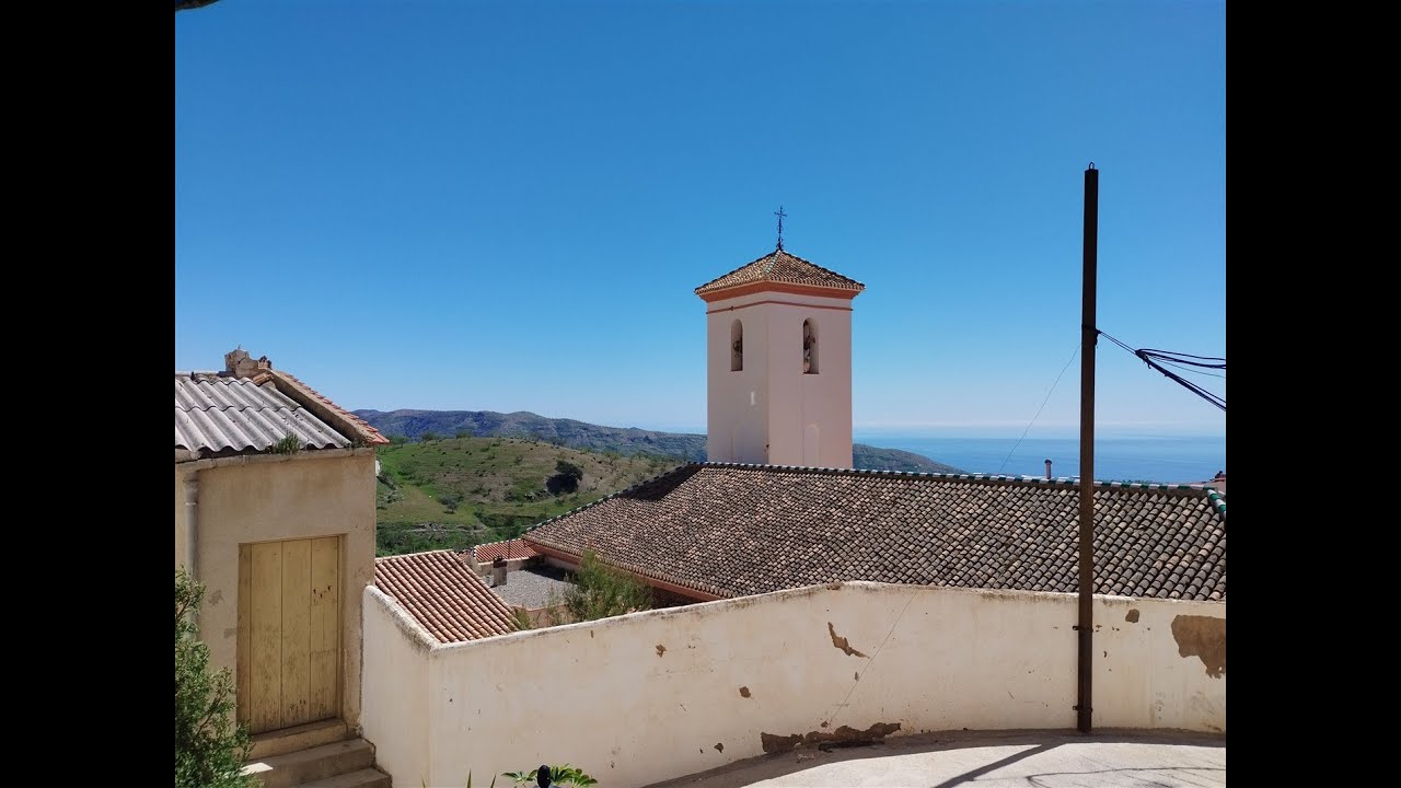 SOLD.Casa de pueblo con vistas al mar y a la monta&ntilde;a en Las Alpujarras &ndash; Albond&oacute;n.