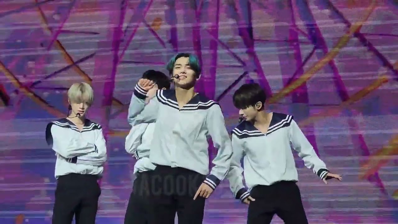 TXT Tomorrow X Together FANCAM Atlanta Concert 220712 Blue Hour live