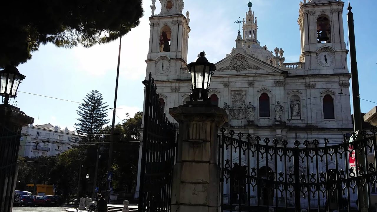 Sinos da basilica da Estrela a tocar para a missa no domingo