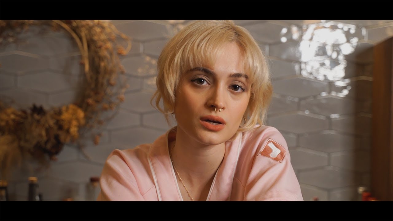 Laura Ribeiro - Now or Never (ft Chocoholic) Official Music Video