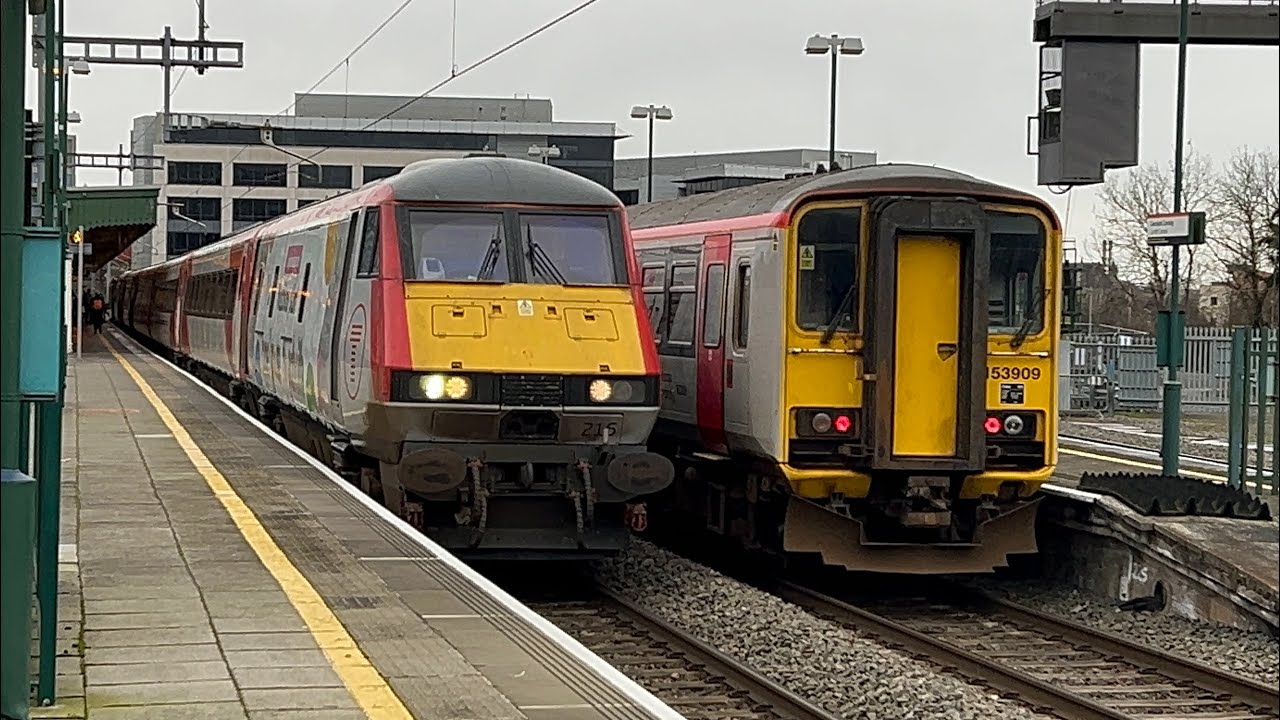 Trains In Cardiff Central 4/01/2025