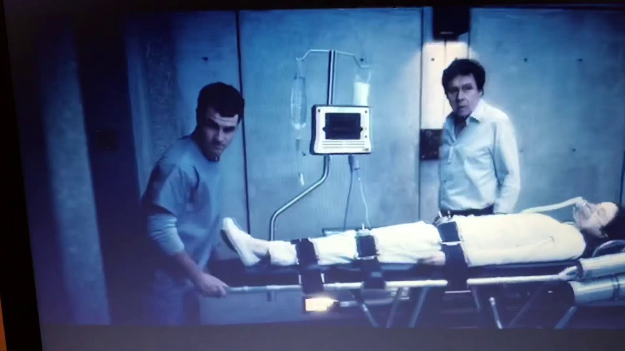 Stephen Rea ❣️ - Underworld 4 Awakening - Dr Jacob Lane 🩺 taking your daughter for an operation 😱