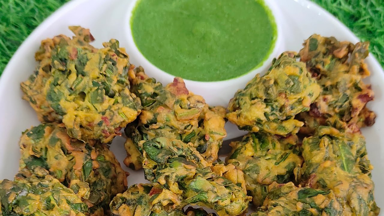 Palak Pakodi Banana seekhe live video.  પાલક પકોડી ll पालक पकोड़े 😋
