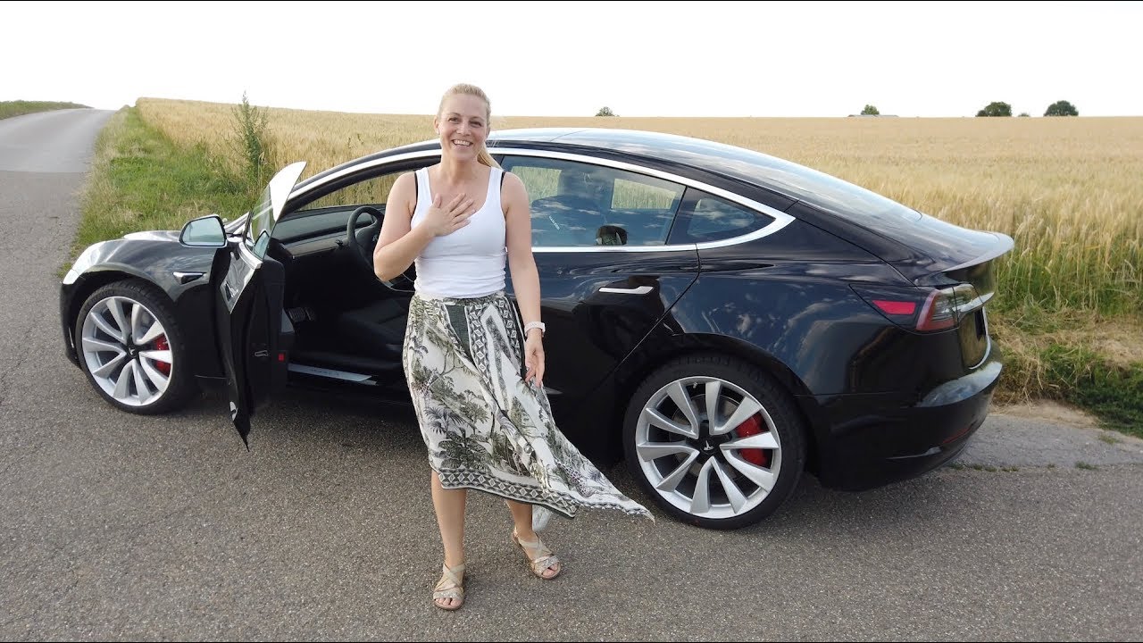 Egy nap a Tesla Model 3-mal! Autopilot Fail!, Supercharger, Gyorsulás 150-190km/h-ra!