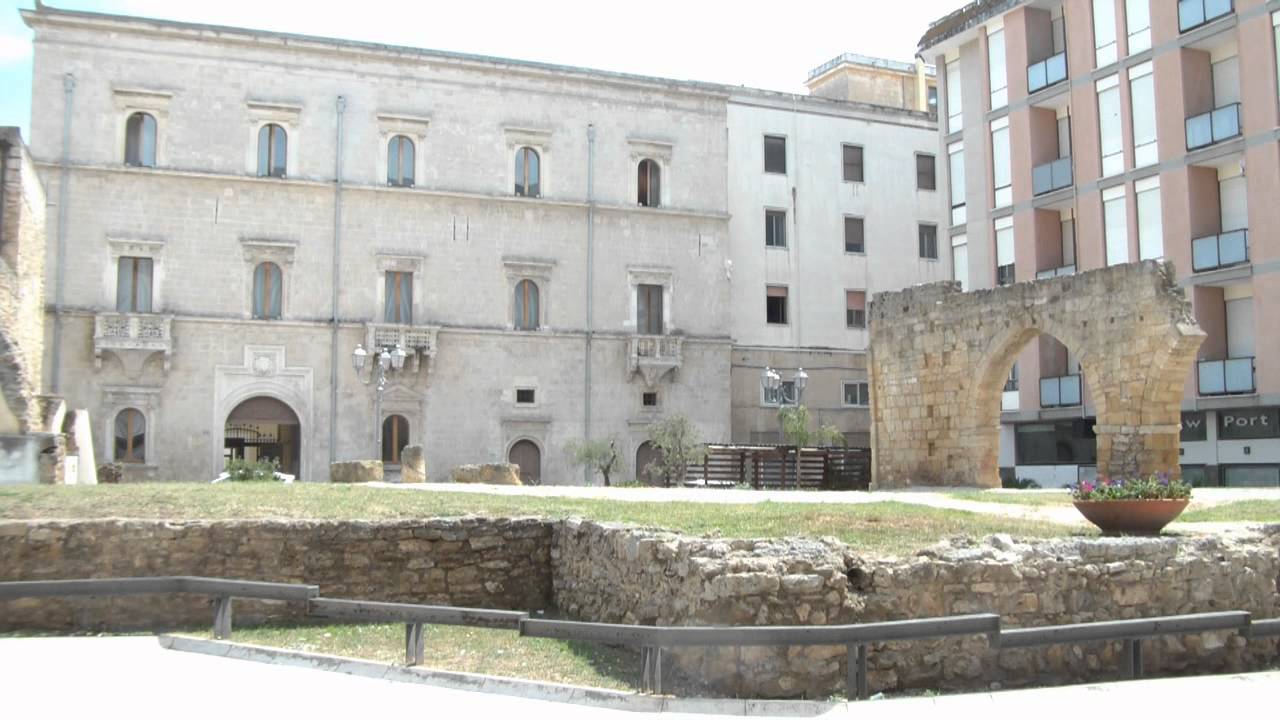 Documentario Brindisi pt.2 - Piazza Duomo e dintorni HD