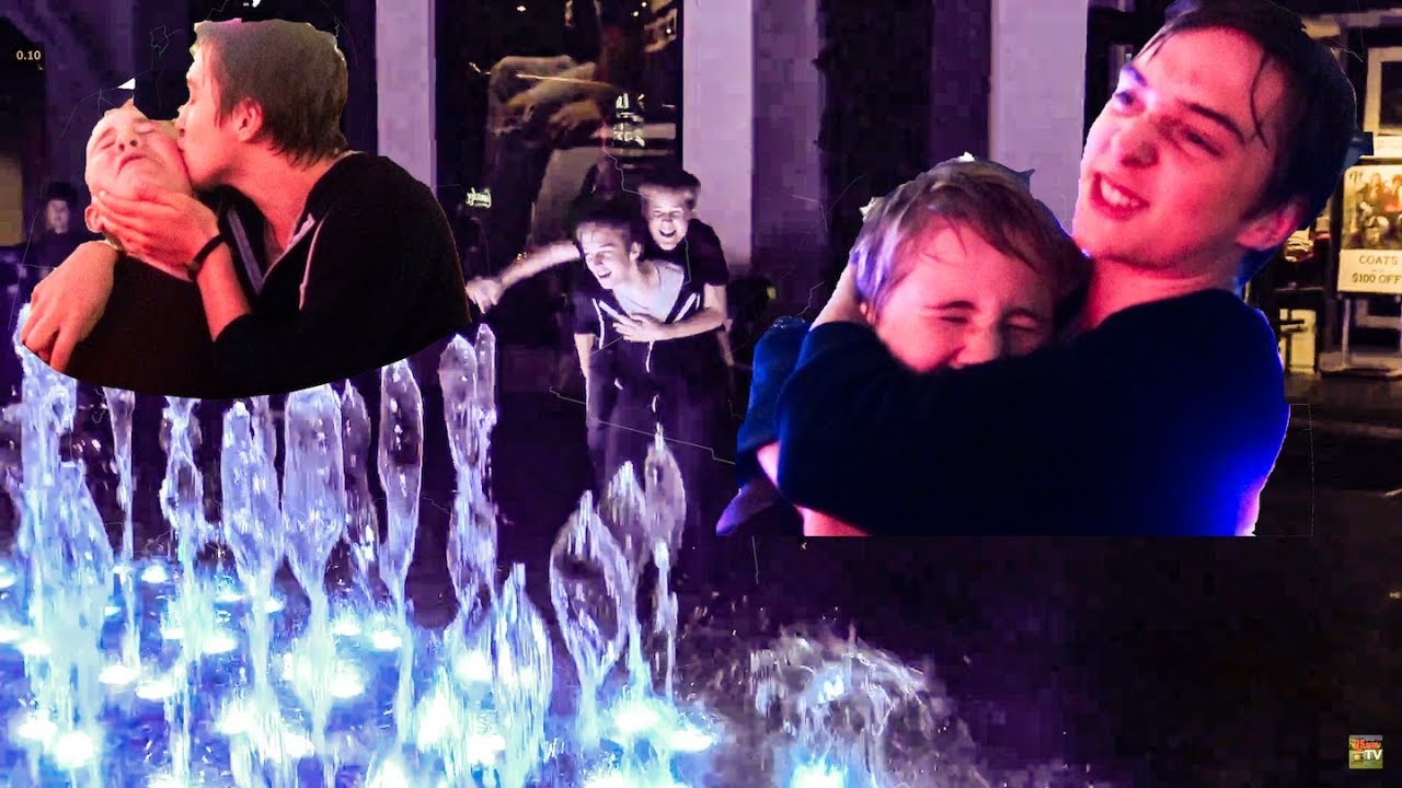 MICHAEL CAMPION IN FULLER HOUSE AND CASEY SIMPSON IN UNIVERSAL STUDIOS ADVENTURES