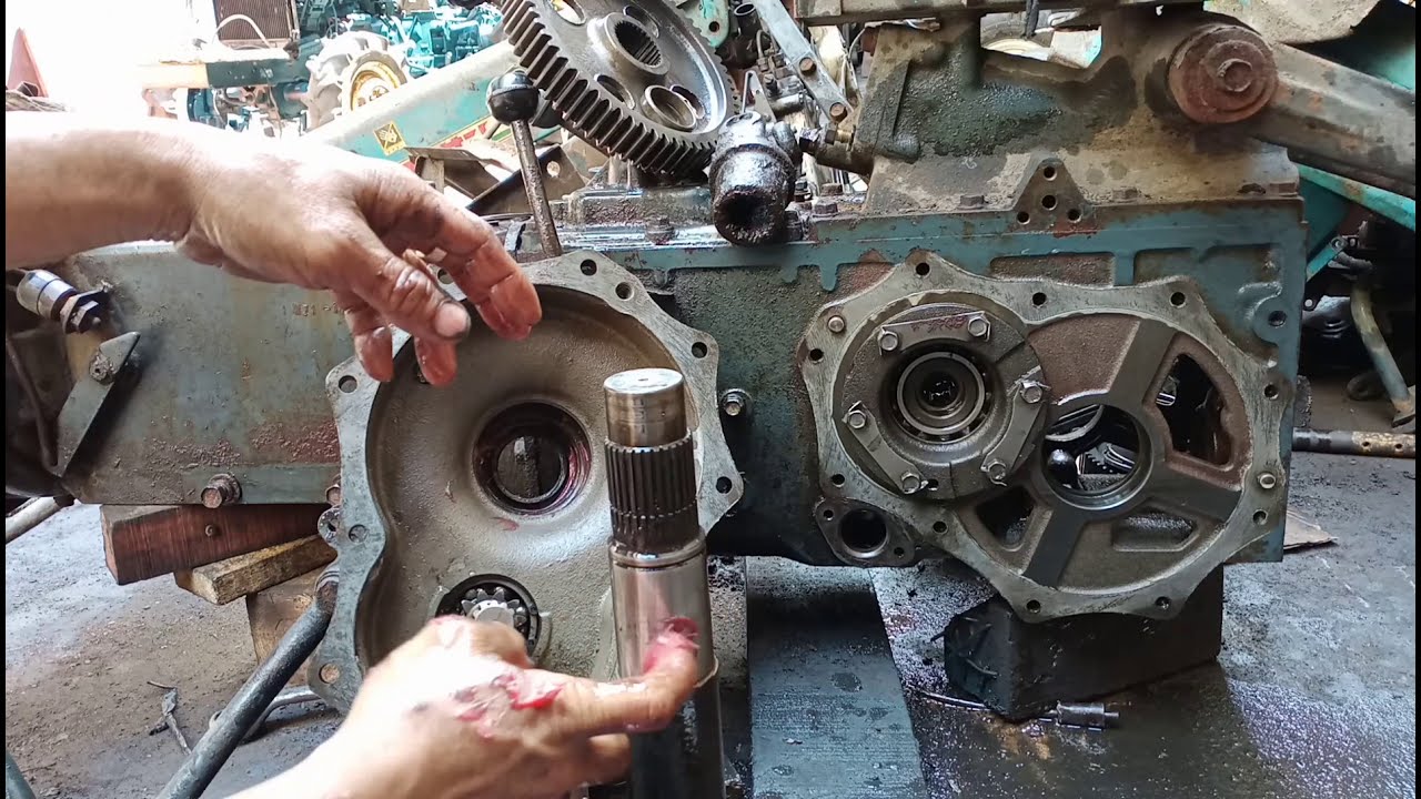 restoration of D1500v mitsubishi mini farm tractor part 1