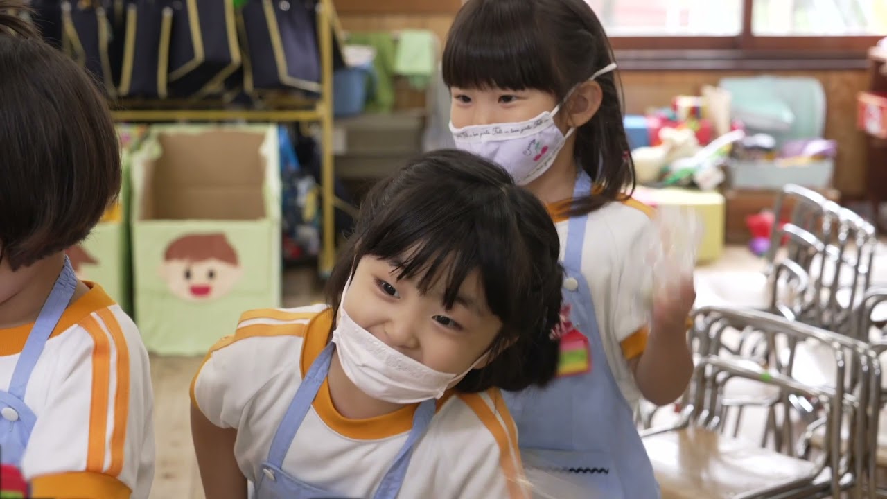 東京女子学院幼稚園 雨の日遊び