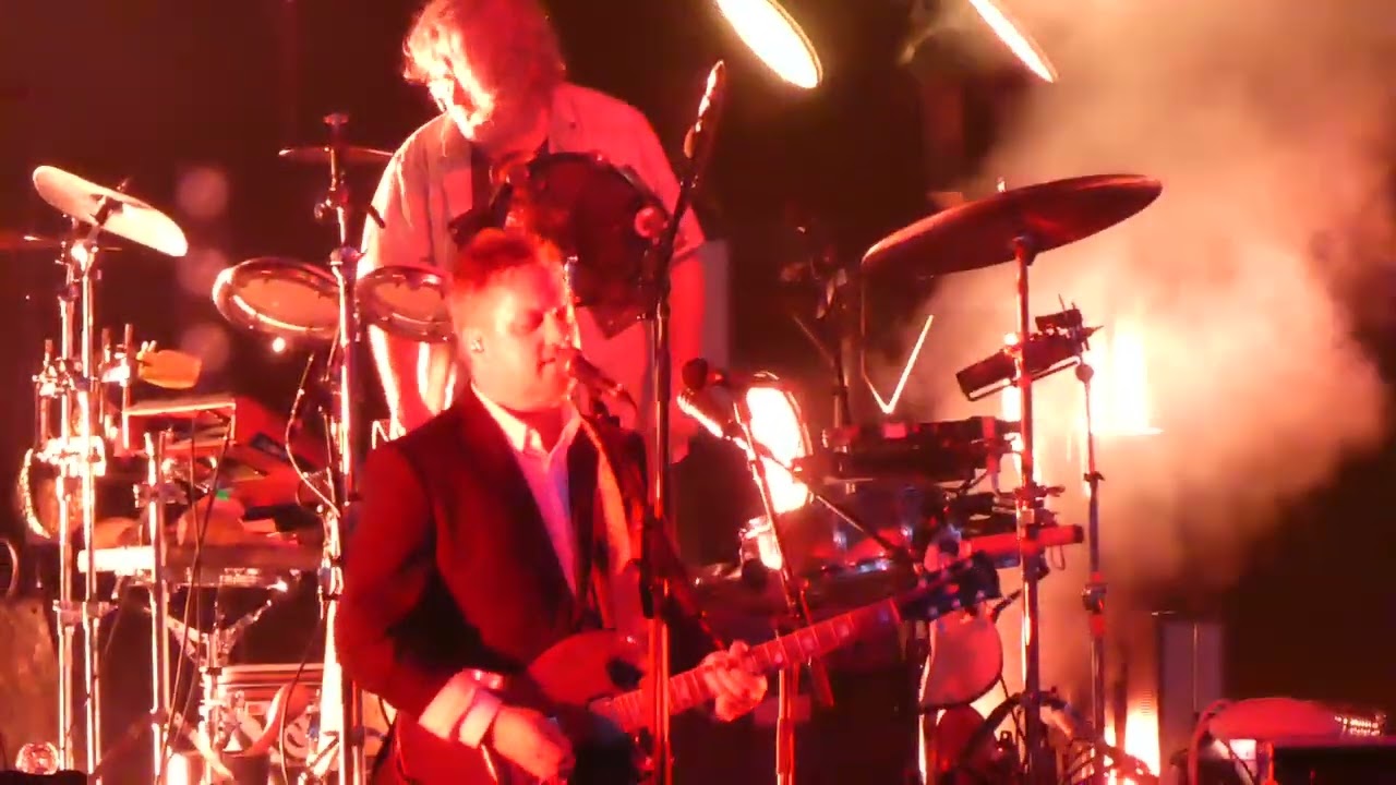Modest Mouse - Night on the Sun (Live in Toronto)