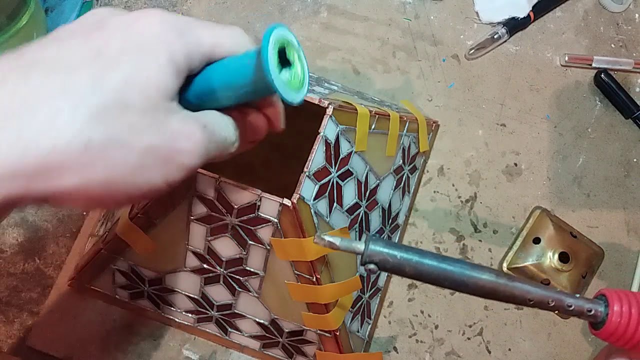 Настольная лампа  mission style в технике Тиффани своими руками.