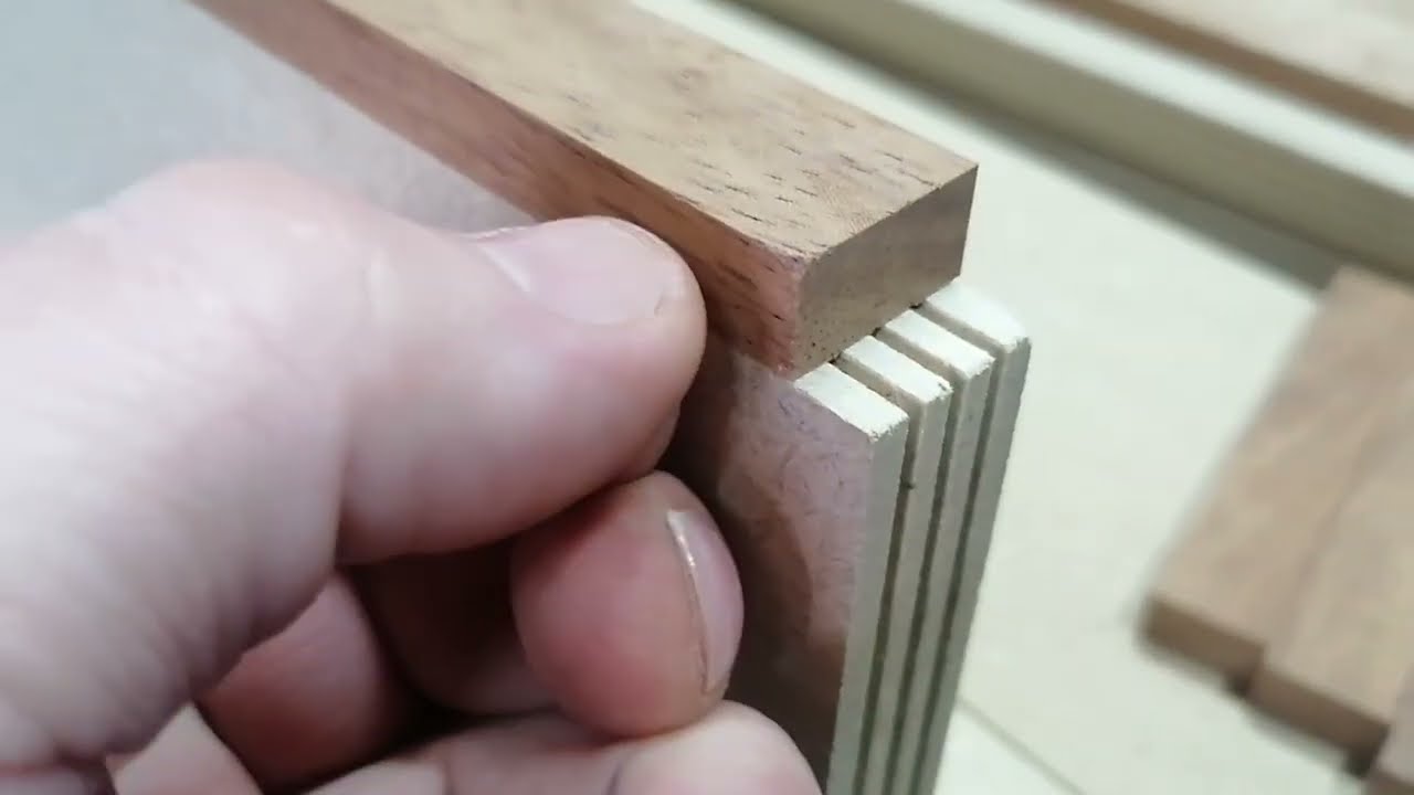 WOODMAN: Tricoya MDF + trimming + Kleiberit 605.1