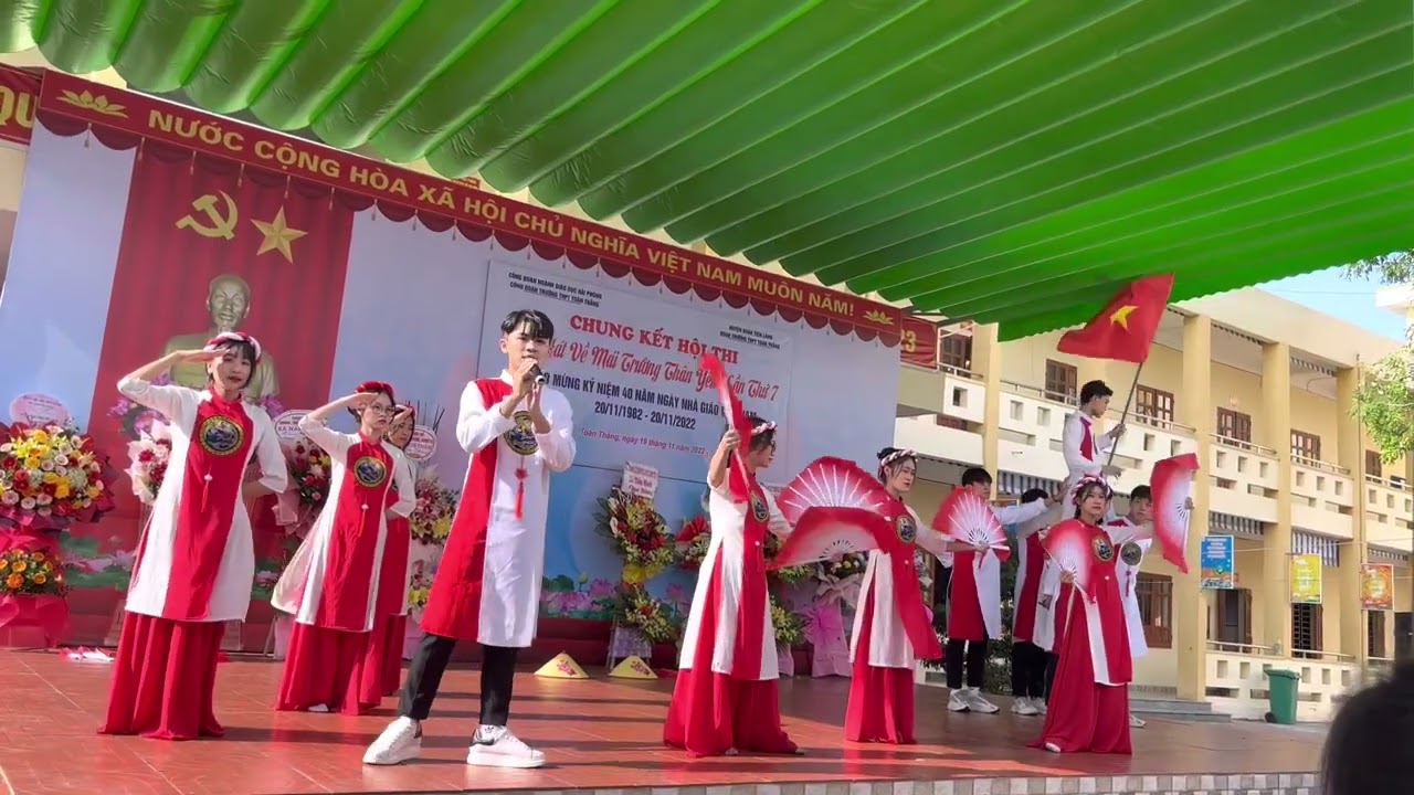Học sinh hát ca khúc 