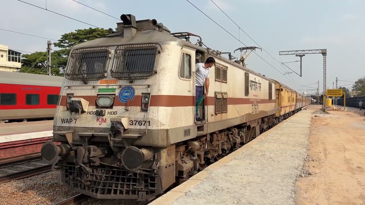 9 In 1 Electric And Diesel Train Actions | South Western Railways |
