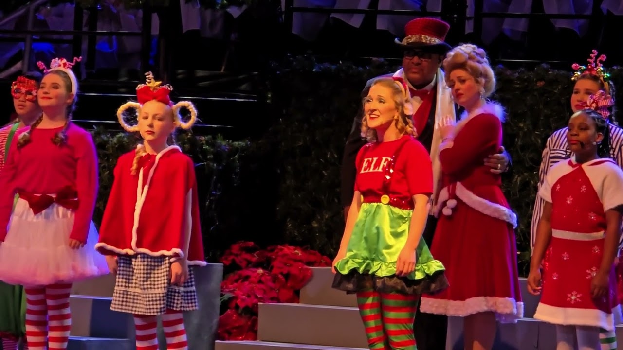 Singing Christmas Tree 2024