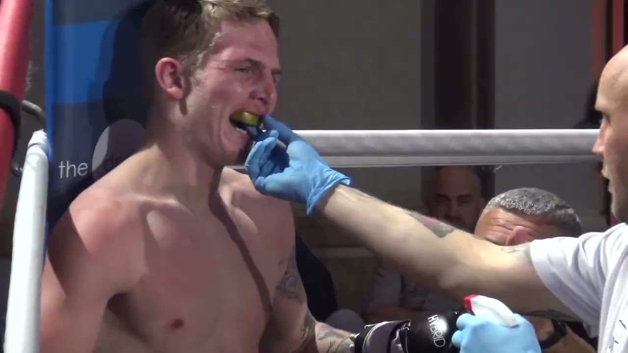 Stingwray Boxing The Grand Thriller Bout 3 Mike Moynan Vs Alfie Chandler