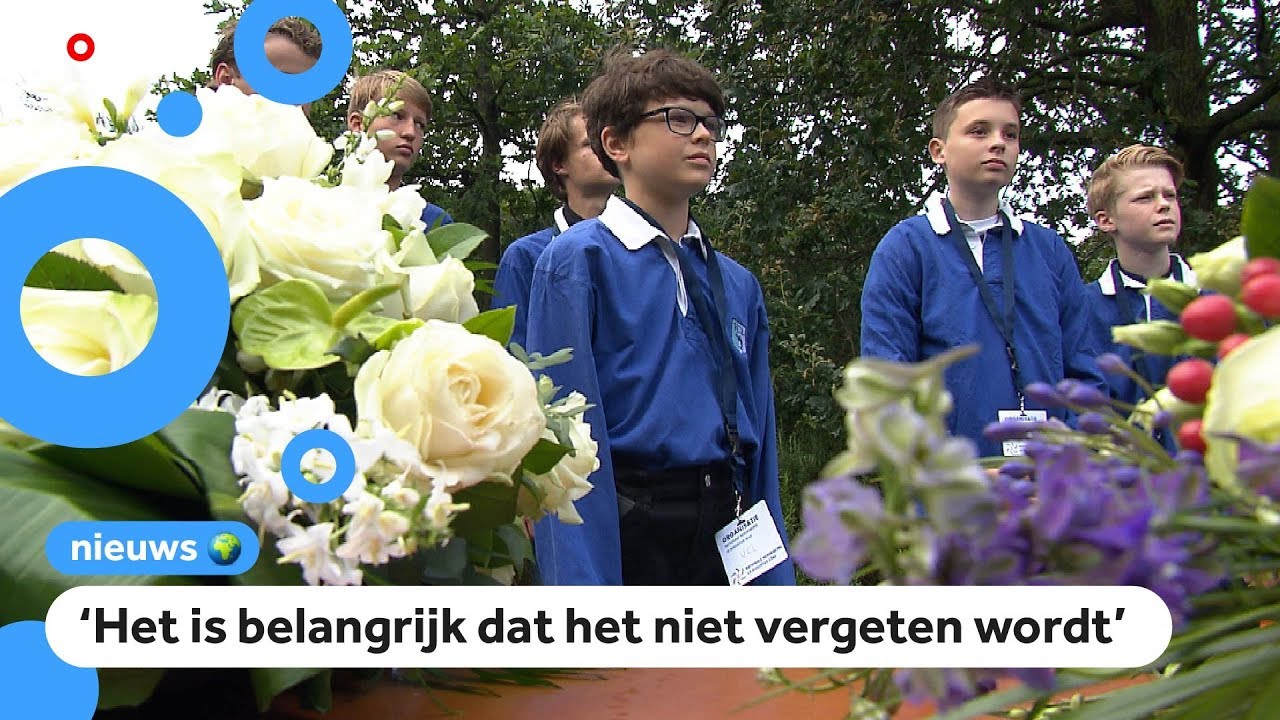 Robbert legt krans op de Nederlands-Indië herdenking voor zijn opa en oma