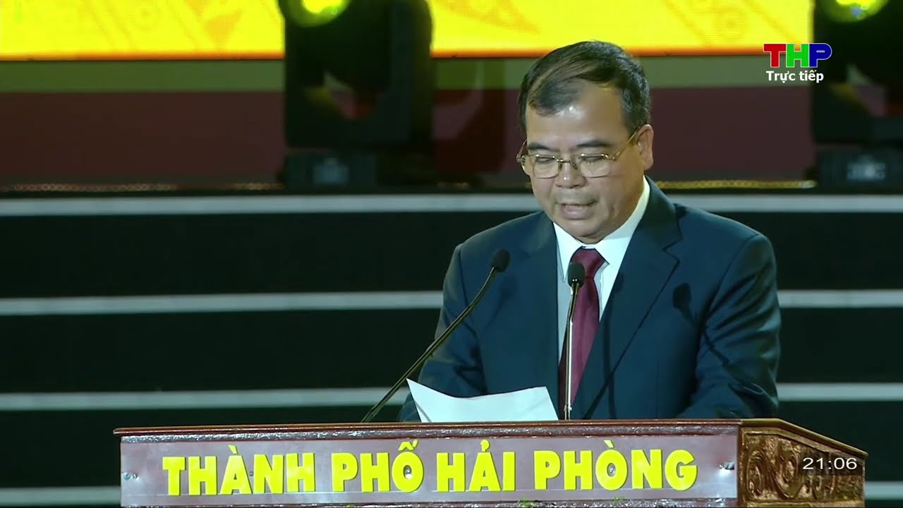 Phó Chủ tịch UBND TP Nguyễn Minh Hùng đọc diễn văn tưởng niệm và khai hội Côn Sơn - Kiếp Bạc 2026