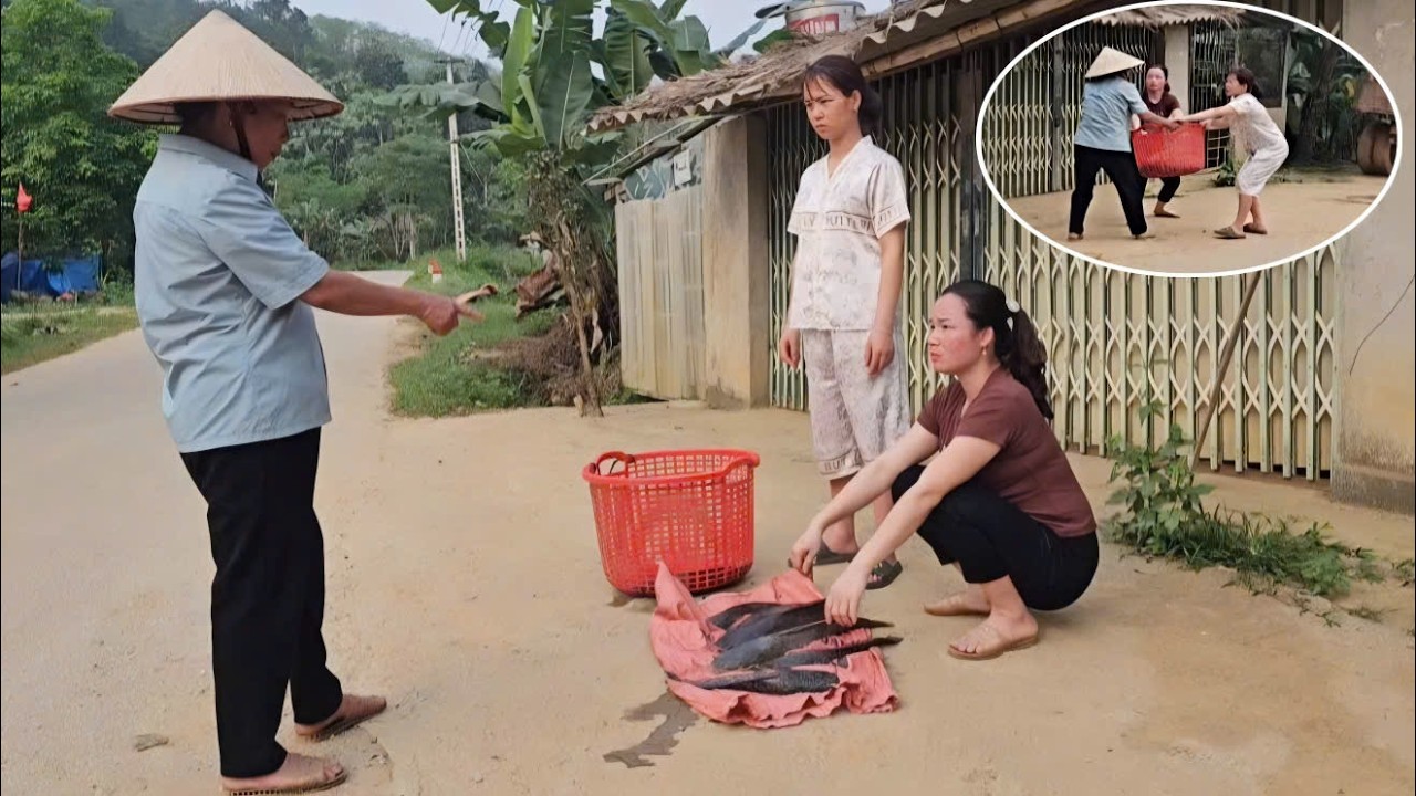 A woman appeared, picked a fight with Khanh, and took back the fish Khanh had caught.