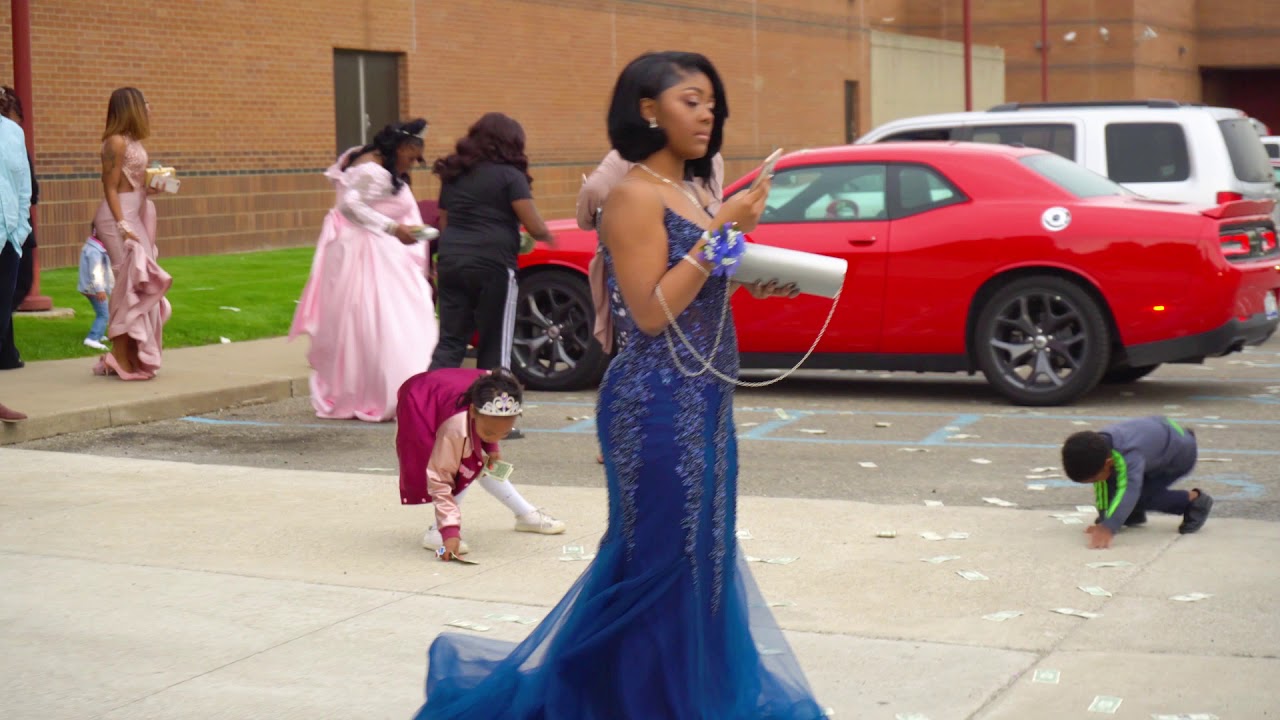 Money Shower Tour Rouge Prom 2K19