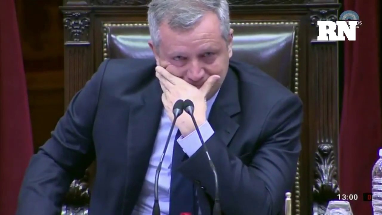 Emilio Monz&oacute; se emocion&oacute; luego del discurso de Graciela Cama&ntilde;o