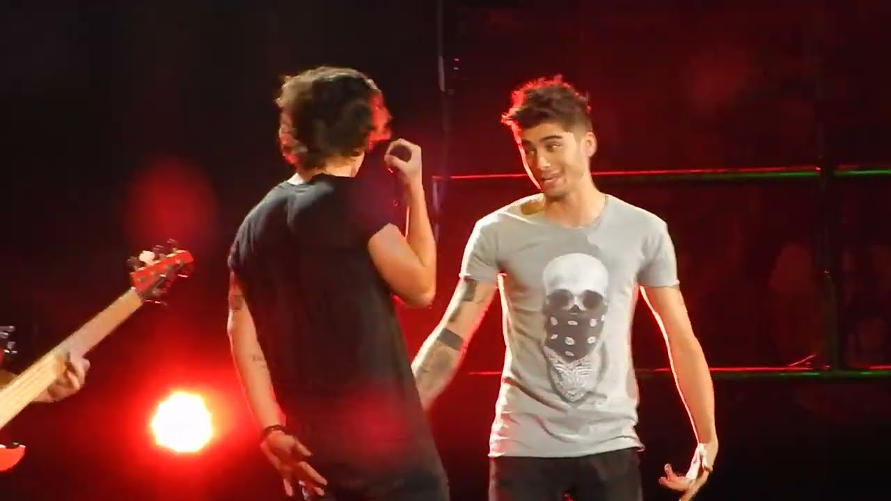 One Direction - Kiss You - 16/10/2013 Melbourne
