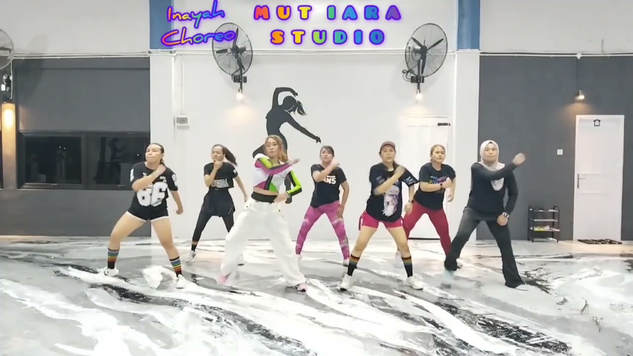 Zumba HEY LEDIES_PANCA BORNEO | Zin Inayah Choreography @Mutiara_Studio 