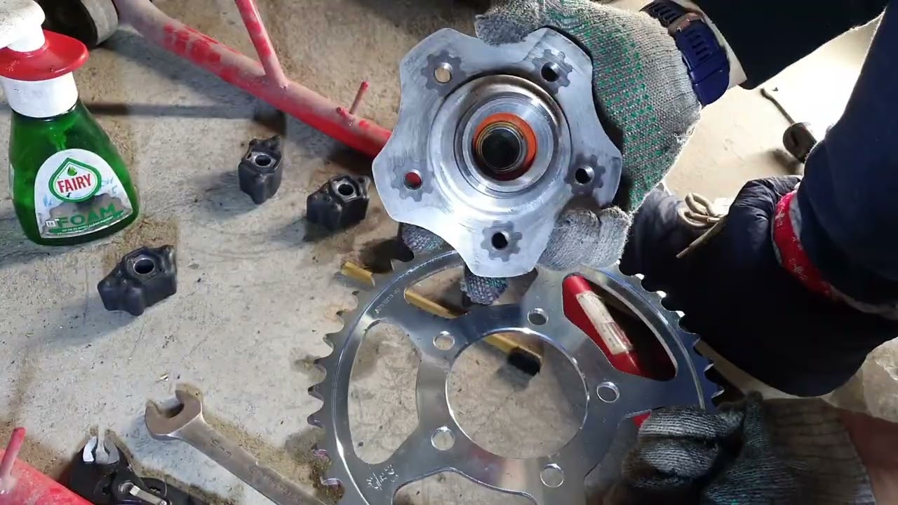 Мотодневник Honda CBR400RR NC23 замена задней звезды с 40т на 42т (перазалив скорость х5)