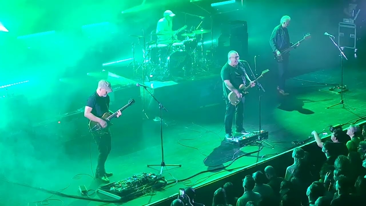 Pixies - Gouge Away [Tivoli Utrecht 25th April 2025]