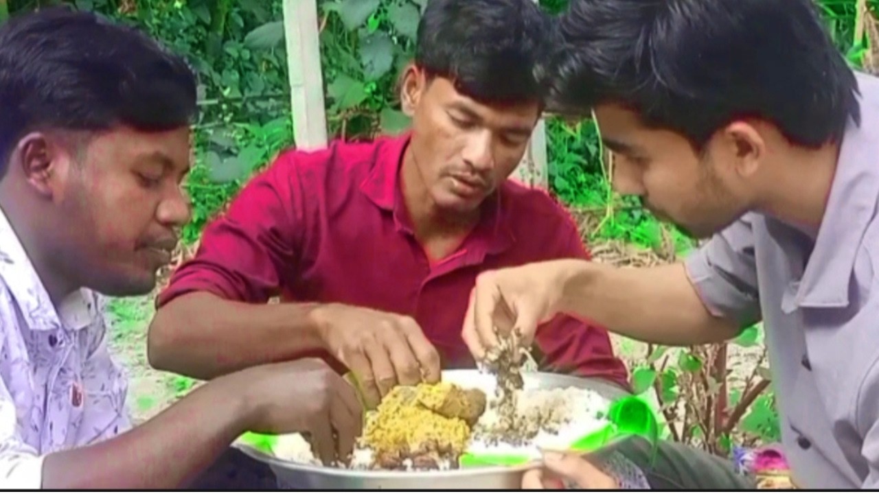 মাটির চুলায় কাঁচা কলার ভর্তা | খাঁটি গ্রাম্য স্বাদের রেসিপি | Hello Village Cooking