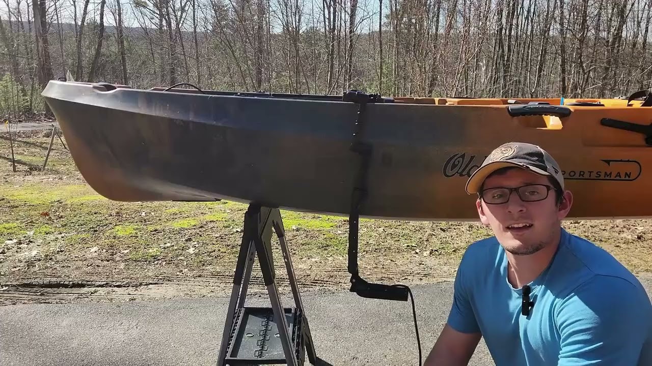 Step-by-Step: Mounting YakAttack Switchblade to Mounting Tracks