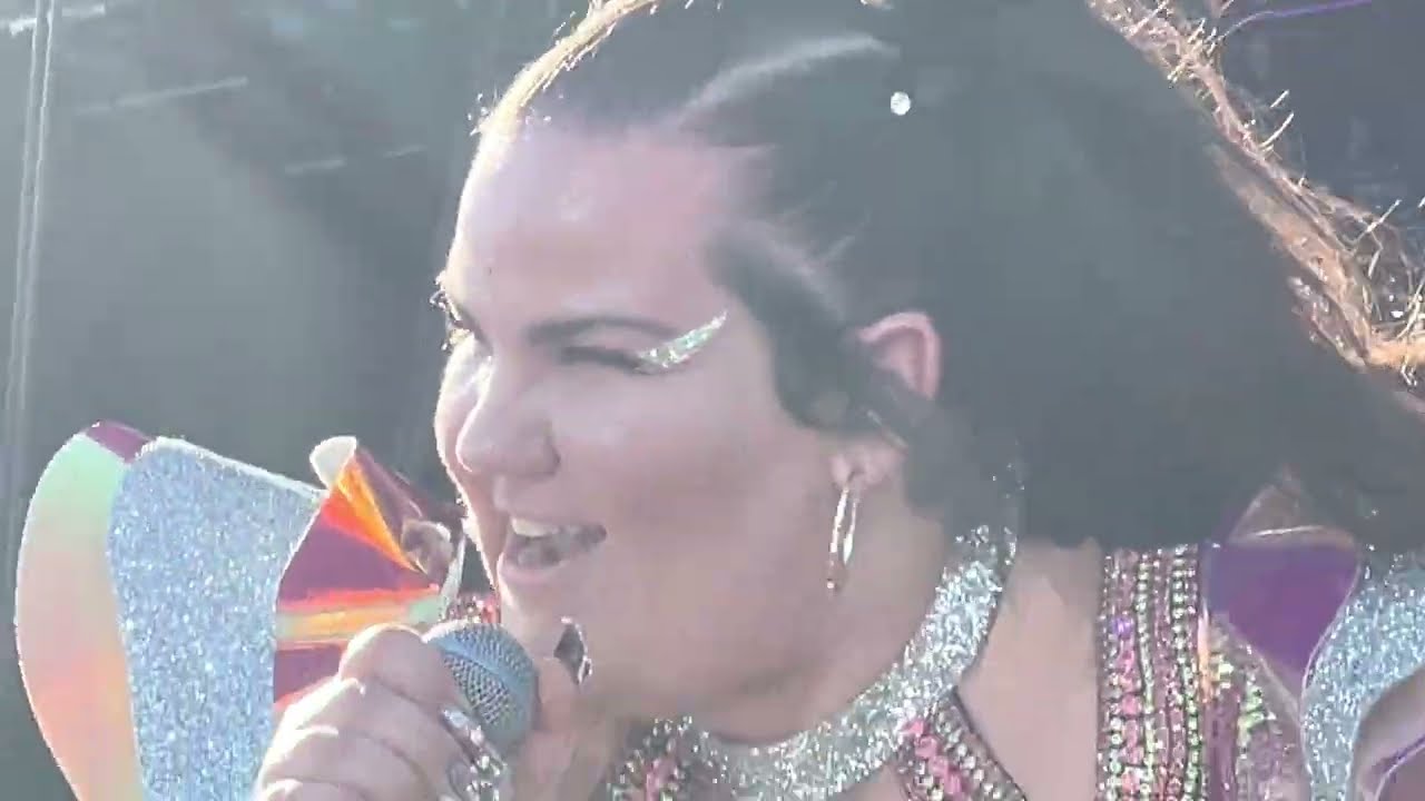 Netta - Toy (Live at NYC Pride, 6-25-22) (4K HDR, Front Row)