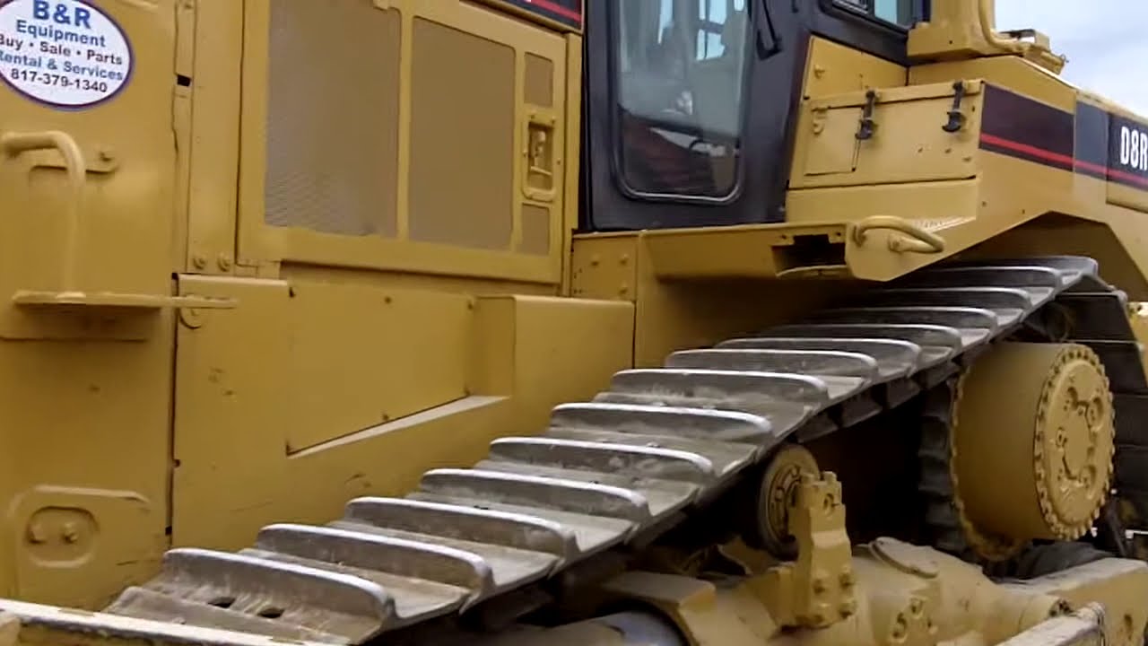 Bulldozer Caterpillar D8R ---  Cat D8r Dozer