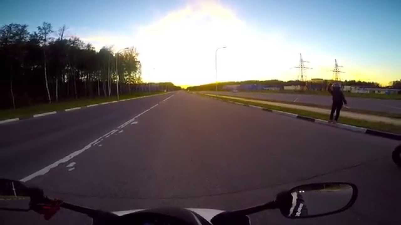 Yamaha R1 vs Yamaha FZS 1000