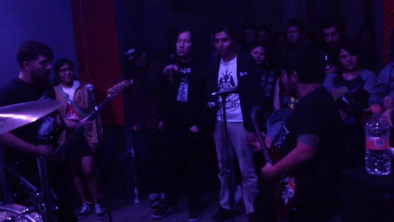 XHENDRIX - No abras los ojos (en vivo en la Ciudad de M&eacute;xico)
