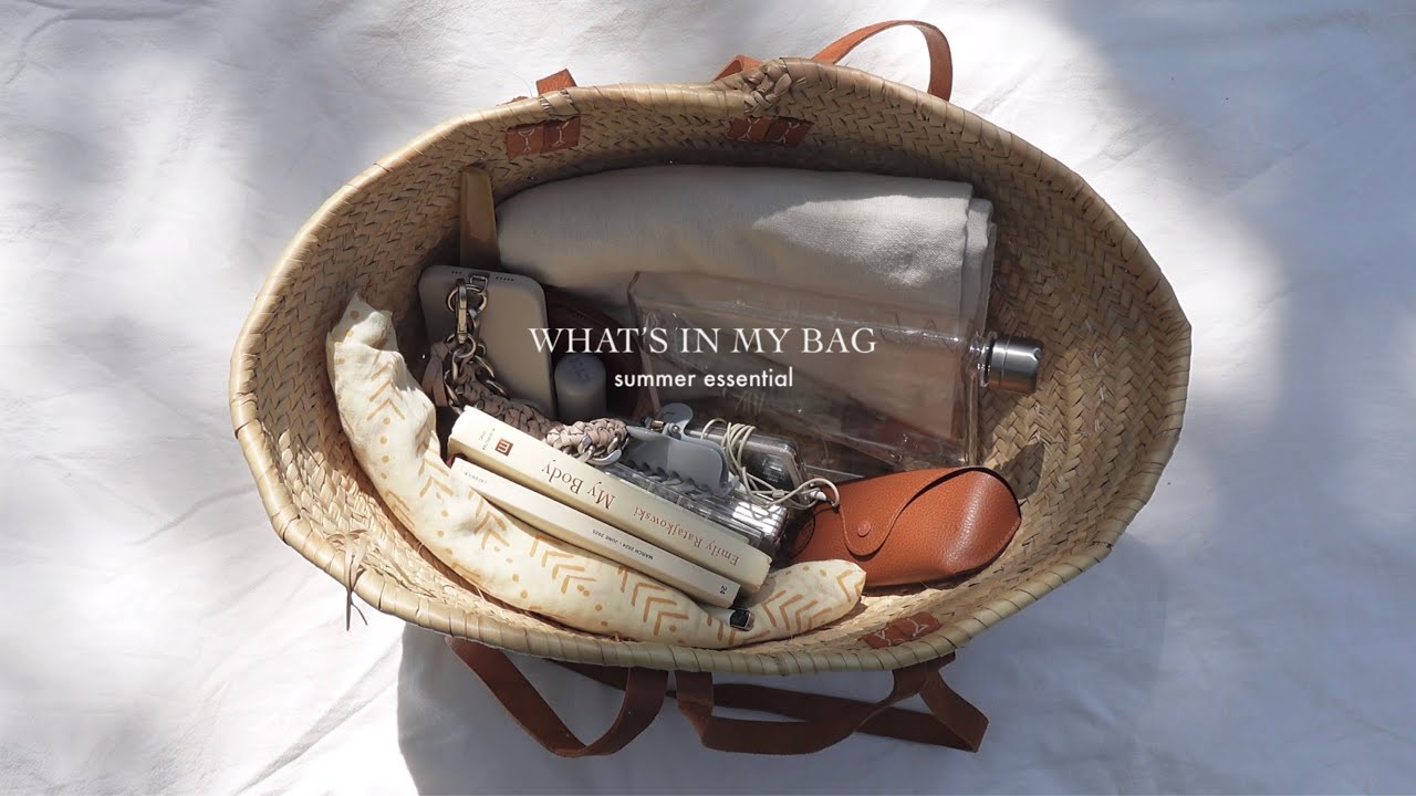 What’s in my bag  summer essential