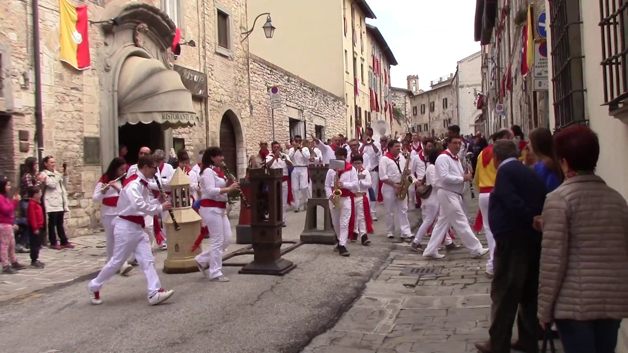 Banda musicale - Quel mazzolin di fiori live - Festa dei ceri 2016 Gubbio15 maggio букетик цветов