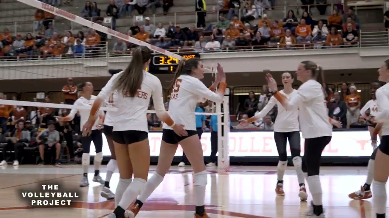 Freshman phenom Ayden Ames of the Texas Longhorns Volleyball debuts spring volleyball/