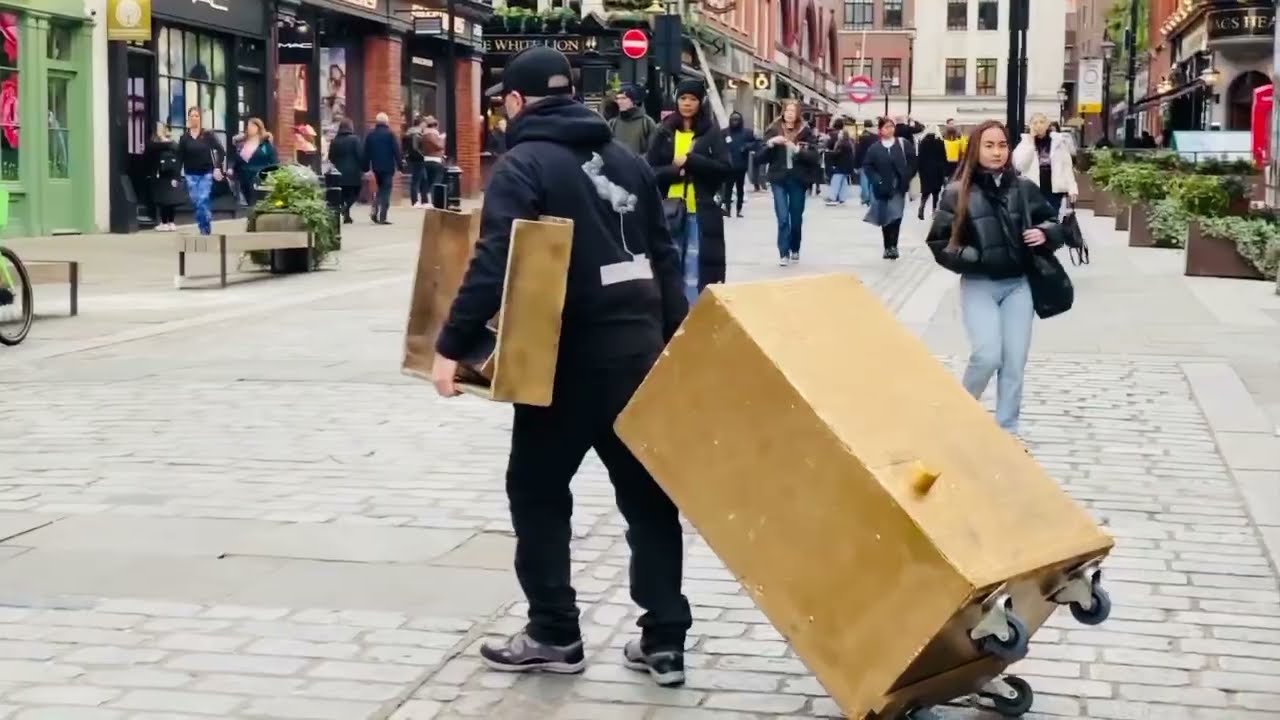 Valentine the Statue’s London Levitating Goldman | Setting Up the Impossible Levitation.