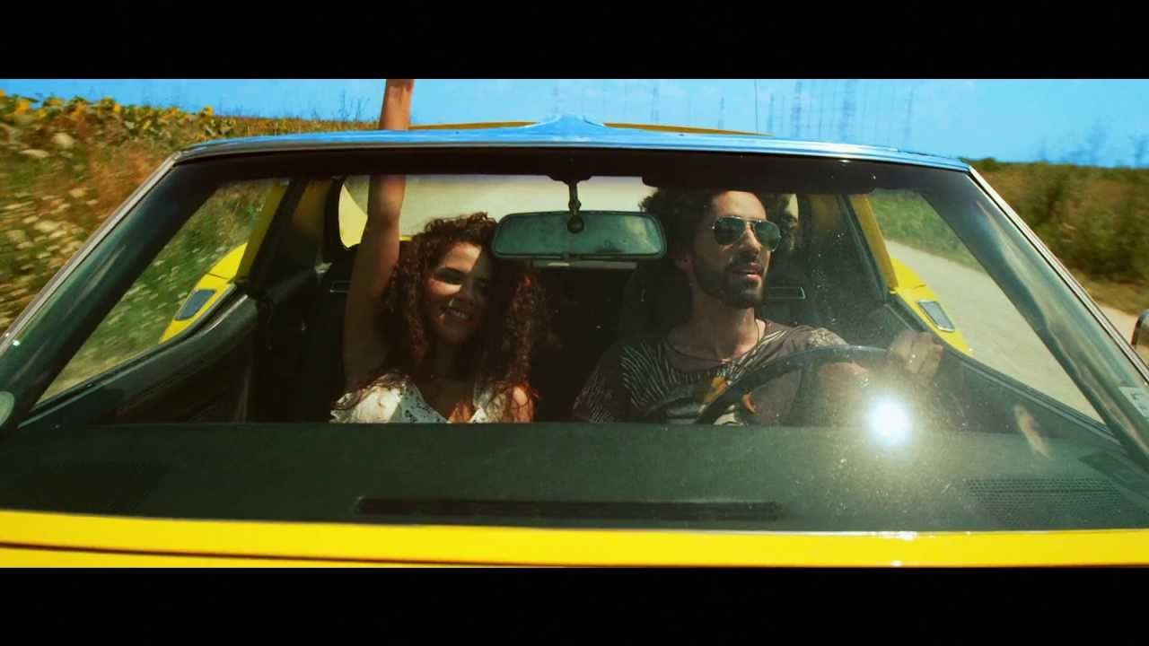 Viky Red - Miroase a dragoste de-o vara [Official video] HD