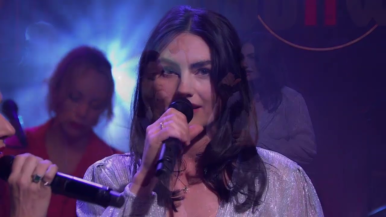 Natural Beauty - Isabella Manfredi and Tina Arena