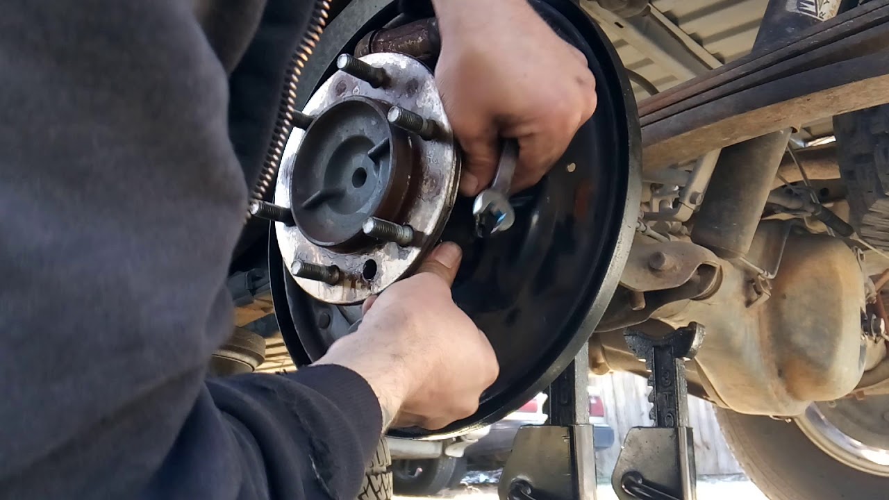2000 Toyota Tacoma rear wheel Seal and axle uninstall