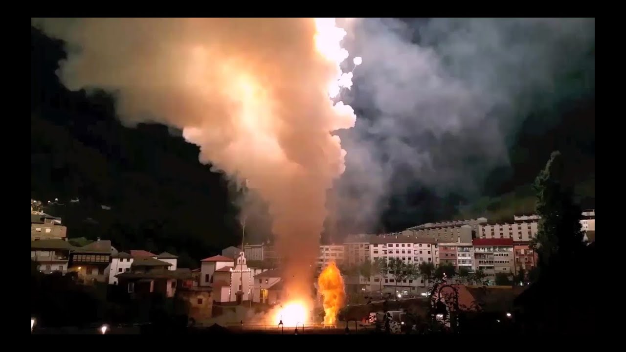 2000 Salutes shot in 1 minute - Cangas del Narcea 2016